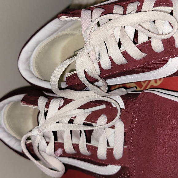 Vans maroon platform. Size 7.5 - Picture 6 of 8